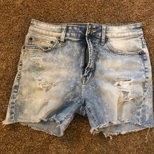 Jean cutoff shorts.